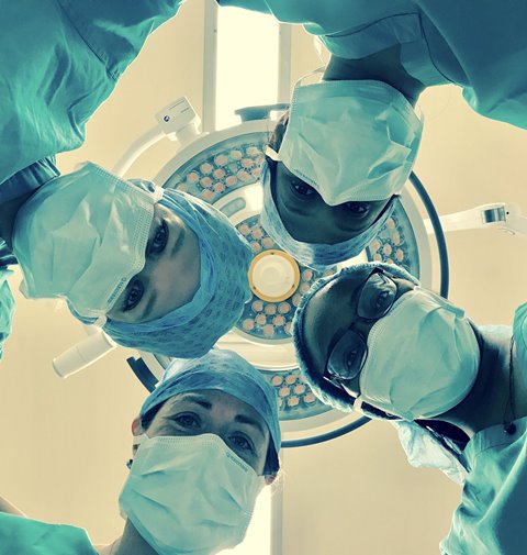 Why female surgeons are posing like this New Yorker cover | GantNews.com
